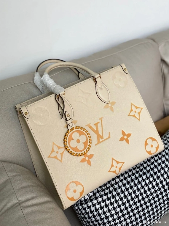 AAA Pruses Bags MM ONTHEGO LOUIS VUITTON 0723